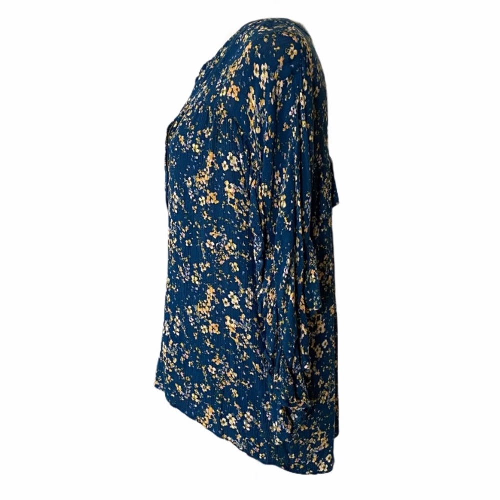 ⭐️ SOLD ⭐️ LAUREN CONRAD Floral Ruffle Blouse - Picture 8 of 10
